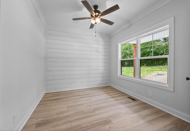 983 Palmyra Rd, Clarksville, TN 37040