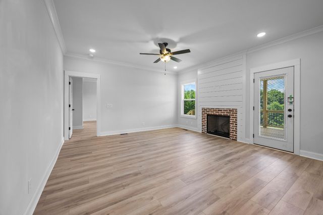 983 Palmyra Rd, Clarksville, TN 37040