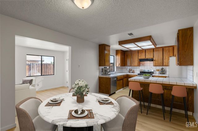 456 E, Warren Avenue, Bakersfield, CA 93308