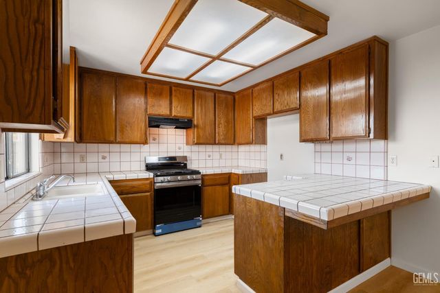 456 E, Warren Avenue, Bakersfield, CA 93308