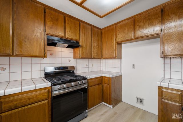 456 E, Warren Avenue, Bakersfield, CA 93308