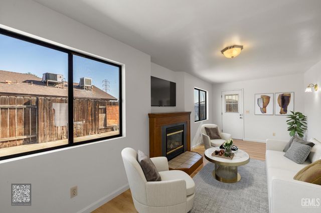 456 E, Warren Avenue, Bakersfield, CA 93308