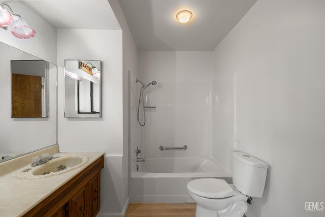 456 E, Warren Avenue, Bakersfield, CA 93308