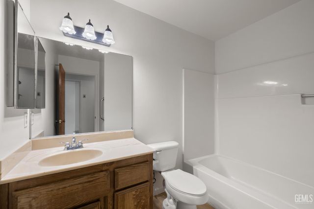 456 E, Warren Avenue, Bakersfield, CA 93308