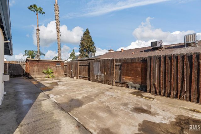 456 E, Warren Avenue, Bakersfield, CA 93308