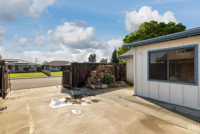 456 E, Warren Avenue, Bakersfield, CA 93308