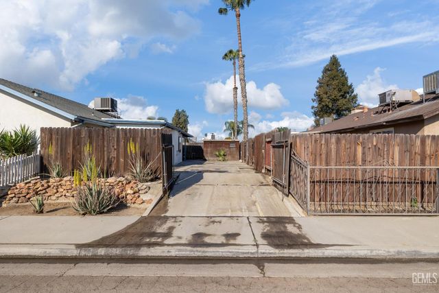 456 E, Warren Avenue, Bakersfield, CA 93308