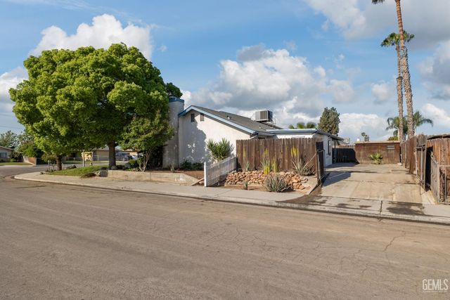 456 E, Warren Avenue, Bakersfield, CA 93308