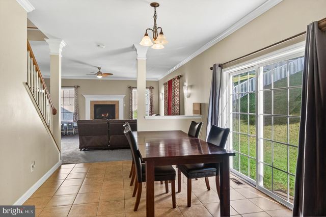 15 SAWGRASS DR, Reading, PA 19606
