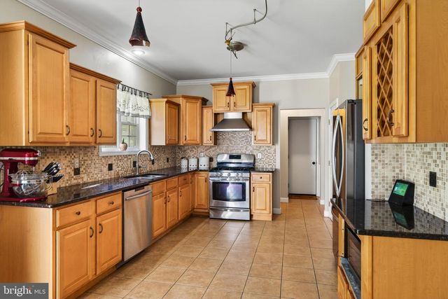15 SAWGRASS DR, Reading, PA 19606