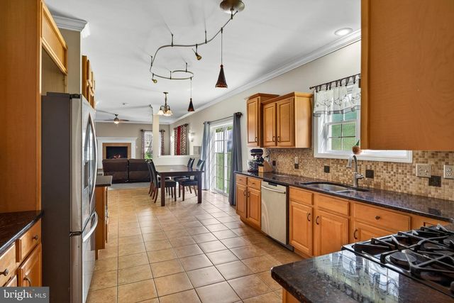 15 SAWGRASS DR, Reading, PA 19606