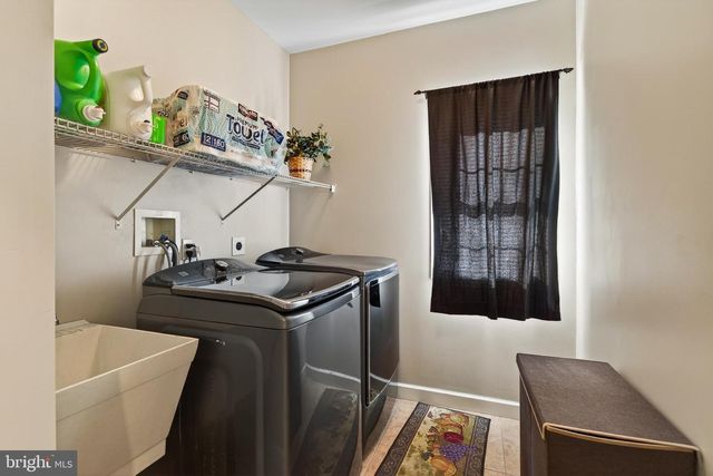 15 SAWGRASS DR, Reading, PA 19606