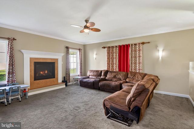15 SAWGRASS DR, Reading, PA 19606