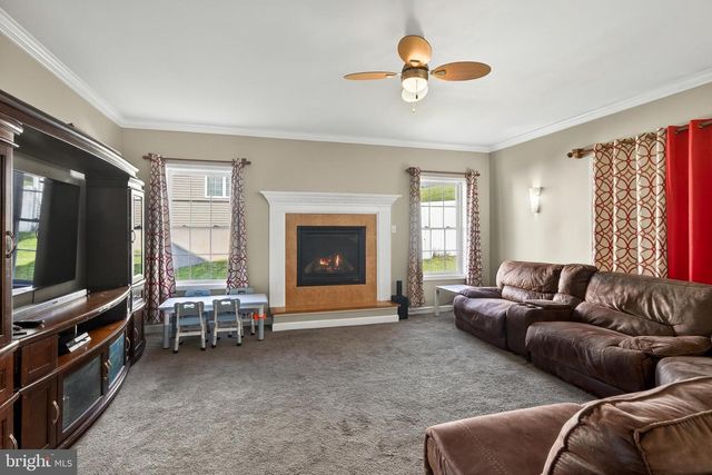 15 SAWGRASS DR, Reading, PA 19606