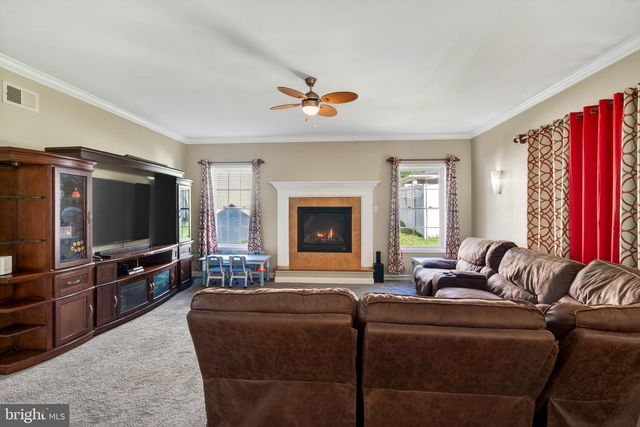 15 SAWGRASS DR, Reading, PA 19606