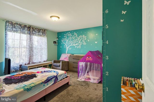 15 SAWGRASS DR, Reading, PA 19606