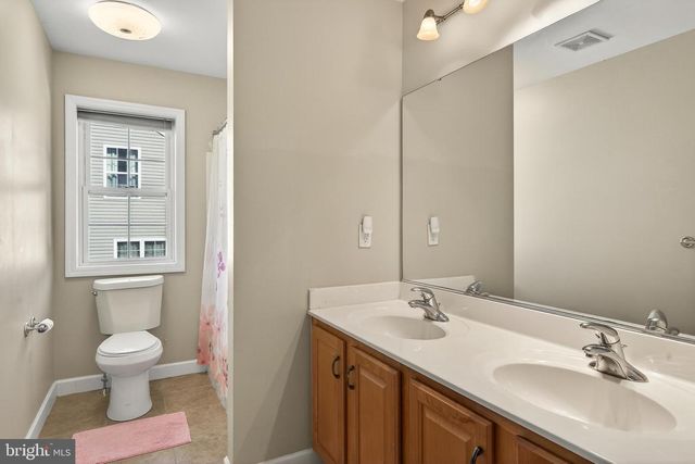 15 SAWGRASS DR, Reading, PA 19606