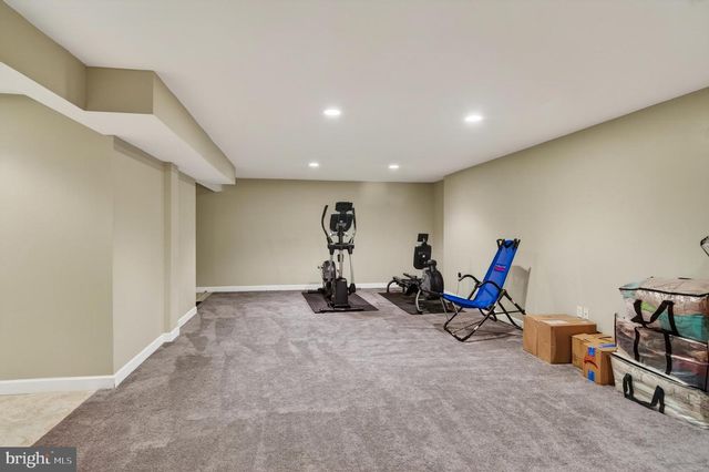 15 SAWGRASS DR, Reading, PA 19606