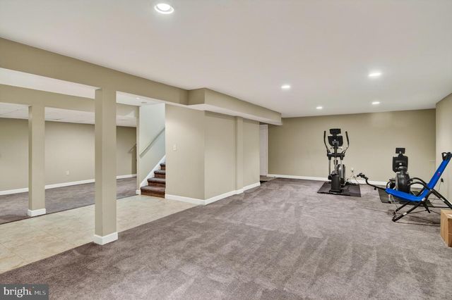 15 SAWGRASS DR, Reading, PA 19606