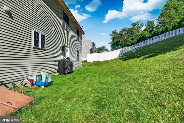 15 SAWGRASS DR, Reading, PA 19606