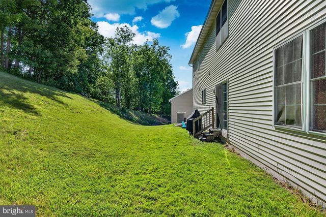 15 SAWGRASS DR, Reading, PA 19606