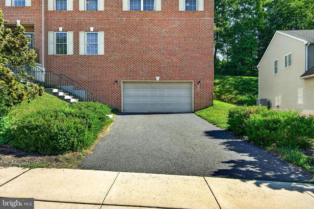 15 SAWGRASS DR, Reading, PA 19606