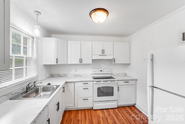 405 W Harvie Avenue A&B, Gastonia, NC 28052