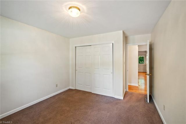 2350 Oakton Drive, Clemmons, NC 27012