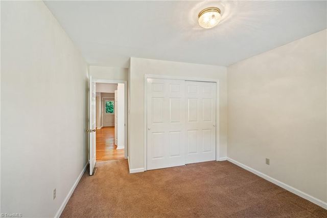 2350 Oakton Drive, Clemmons, NC 27012