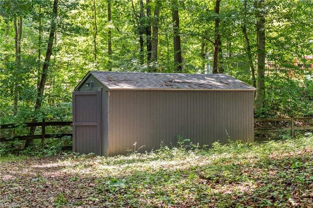 2350 Oakton Drive, Clemmons, NC 27012
