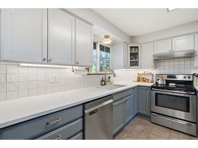 17717 Ne PACIFIC St, Portland, OR 97230