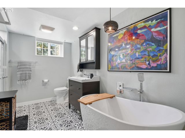 17717 Ne PACIFIC St, Portland, OR 97230