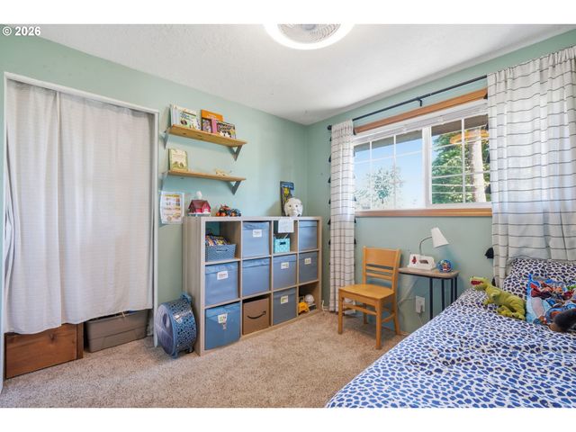 17717 Ne PACIFIC St, Portland, OR 97230
