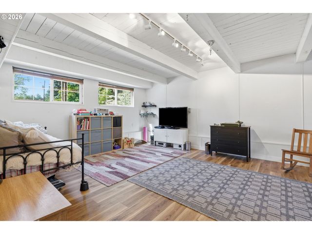 17717 Ne PACIFIC St, Portland, OR 97230