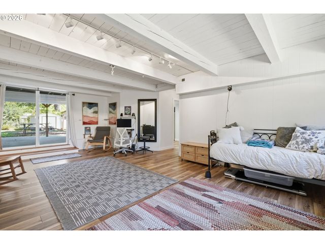 17717 Ne PACIFIC St, Portland, OR 97230