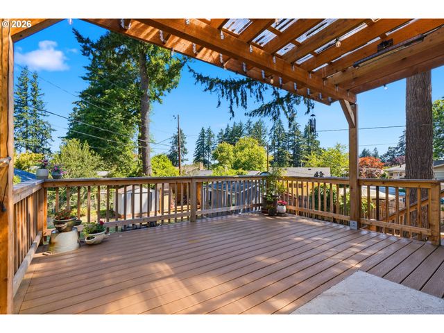 17717 Ne PACIFIC St, Portland, OR 97230