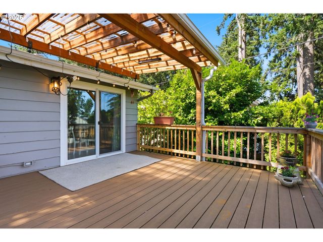 17717 Ne PACIFIC St, Portland, OR 97230