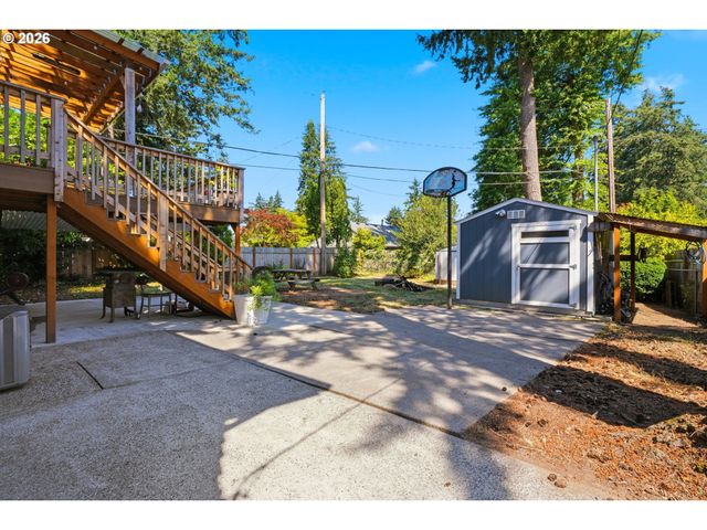 17717 Ne PACIFIC St, Portland, OR 97230