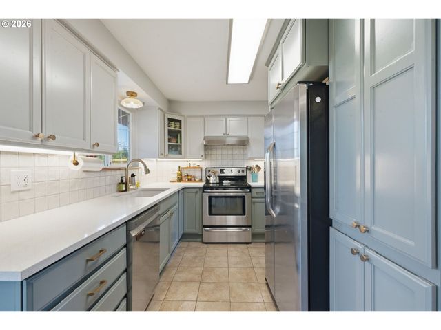 17717 Ne PACIFIC St, Portland, OR 97230