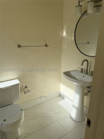 3165 Center St 1, Miami, FL 33133