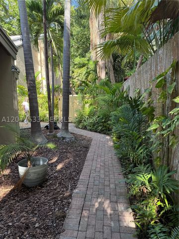 3165 Center St 1, Miami, FL 33133