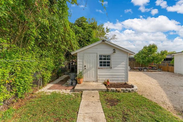 16340 SW 276th Ter, Homestead, FL 33031