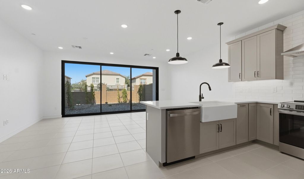 5820 S 35th Way, Phoenix, AZ 85040 — photo 4