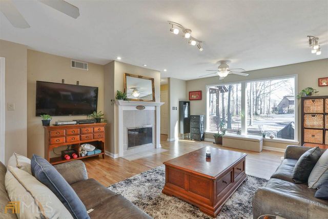 13 Northlake Drive 13, Peachtree City, GA 30269