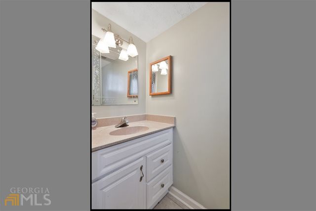 13 Northlake Drive 13, Peachtree City, GA 30269
