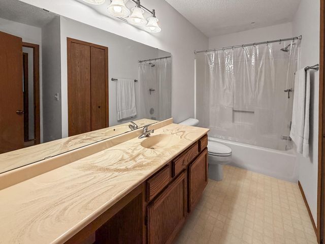 7486 Vinewood Court, Maple Grove, MN 55311