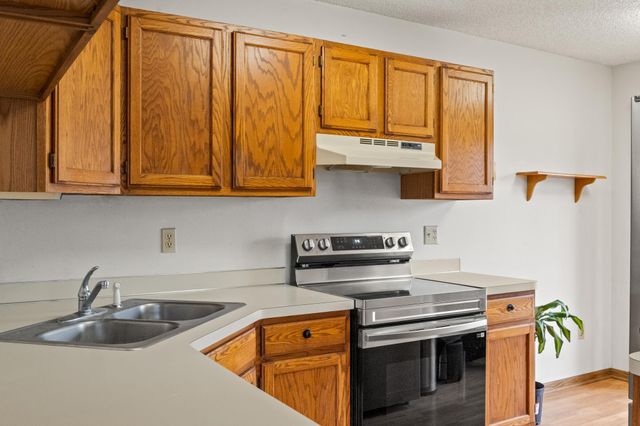 7486 Vinewood Court, Maple Grove, MN 55311