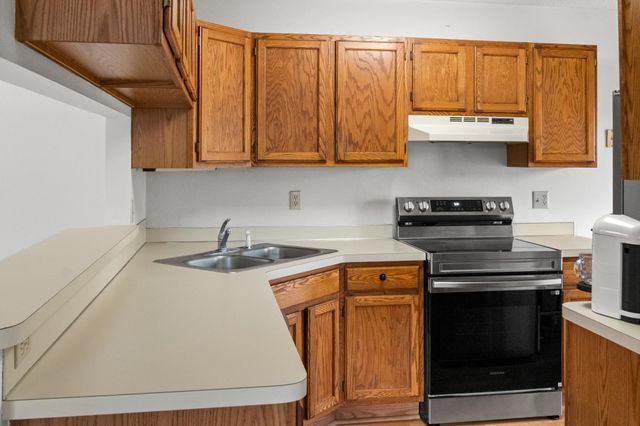 7486 Vinewood Court, Maple Grove, MN 55311