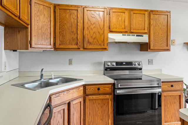 7486 Vinewood Court, Maple Grove, MN 55311