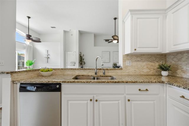 12327 GLENFIELD AVENUE, Tampa, FL 33626